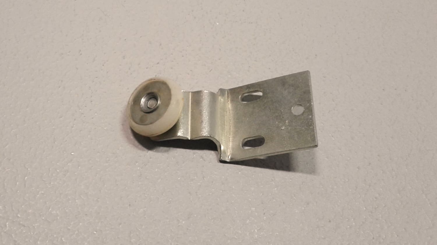 Roulettes du haut pour garde-robe Diamètre: 3/4''Offset: 1/2'' - VOS-DEF1-413 | Vosthermos