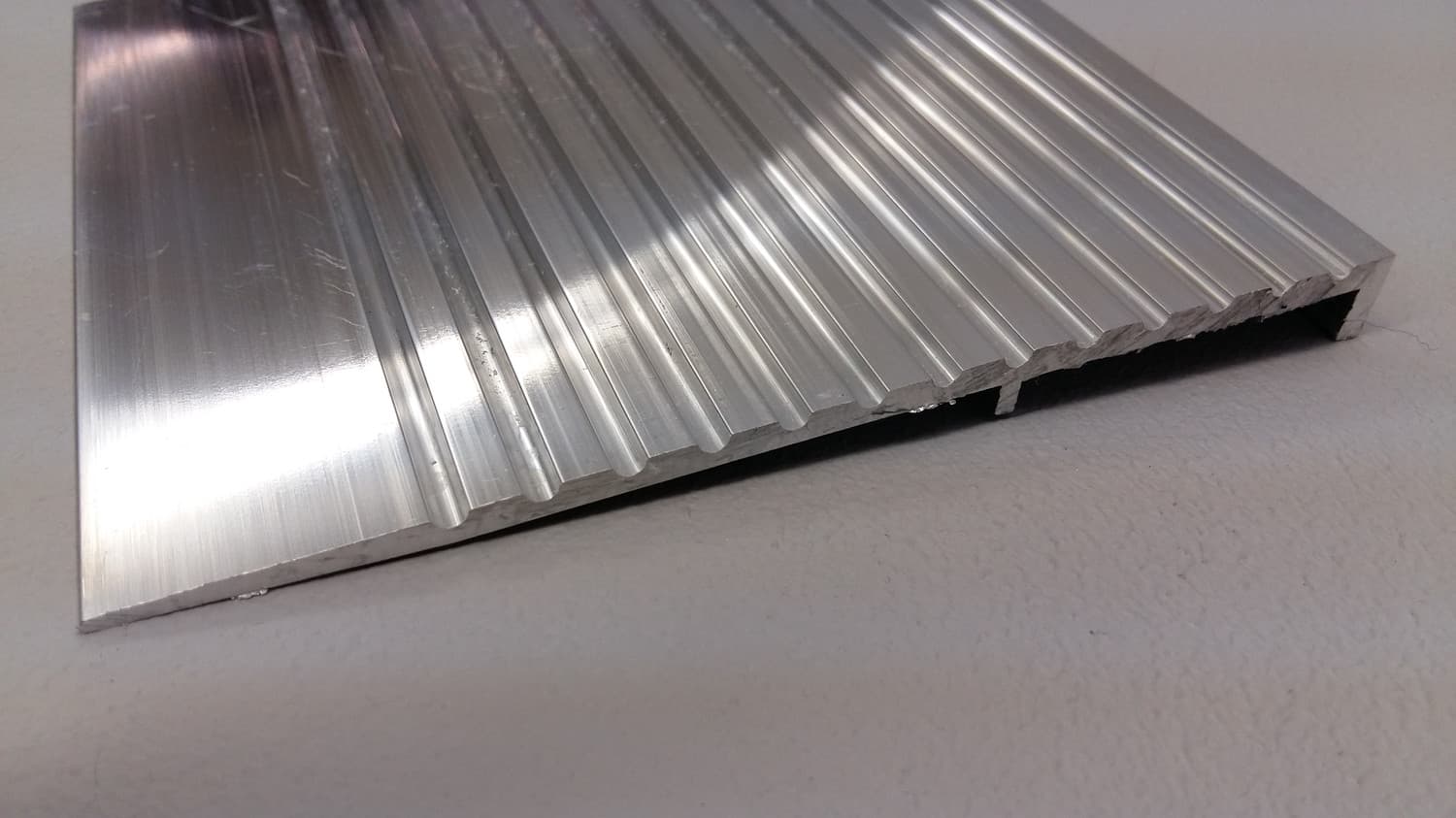 Seuil de porte en aluminium 6 X 36 - VOS-DEF10-158-6AHB (36") | Vosthermos