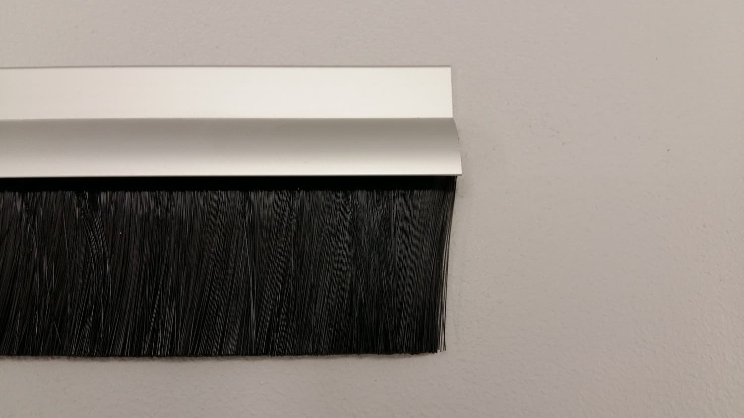 Balai de porte 36 en aluminium avec rejet d'eau  - Miniature 2