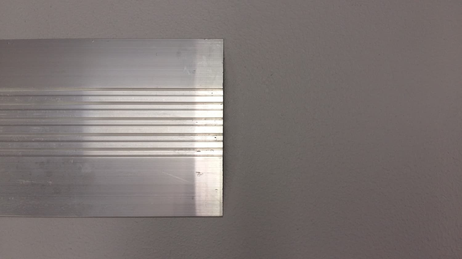 Seuil de porte en aluminium 4 X 36 - Miniature 2