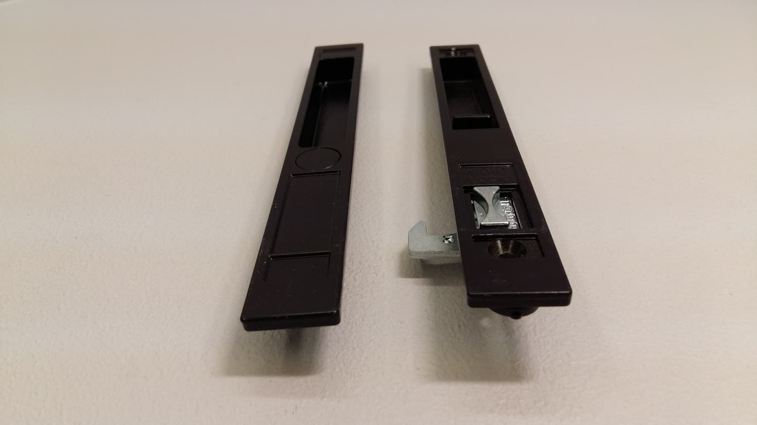 Poignee noire pour porte patio - Miniature 2