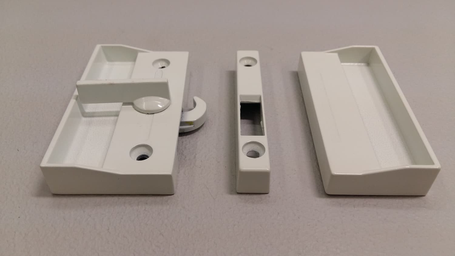 Poignee blanche pour porte moustiquaire - Miniature 2