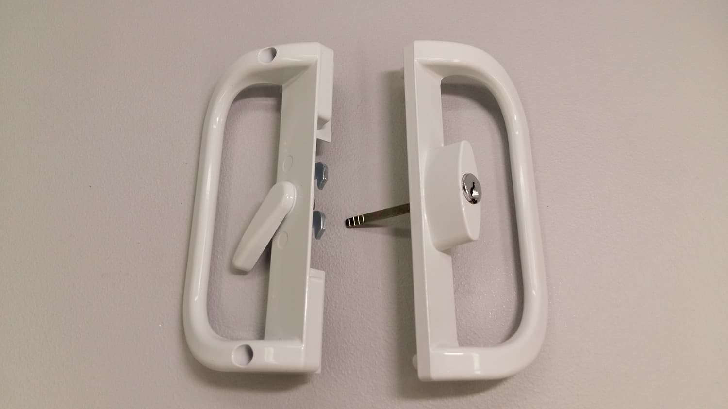 Poignee blanche avec clé pour porte patio - Image 1