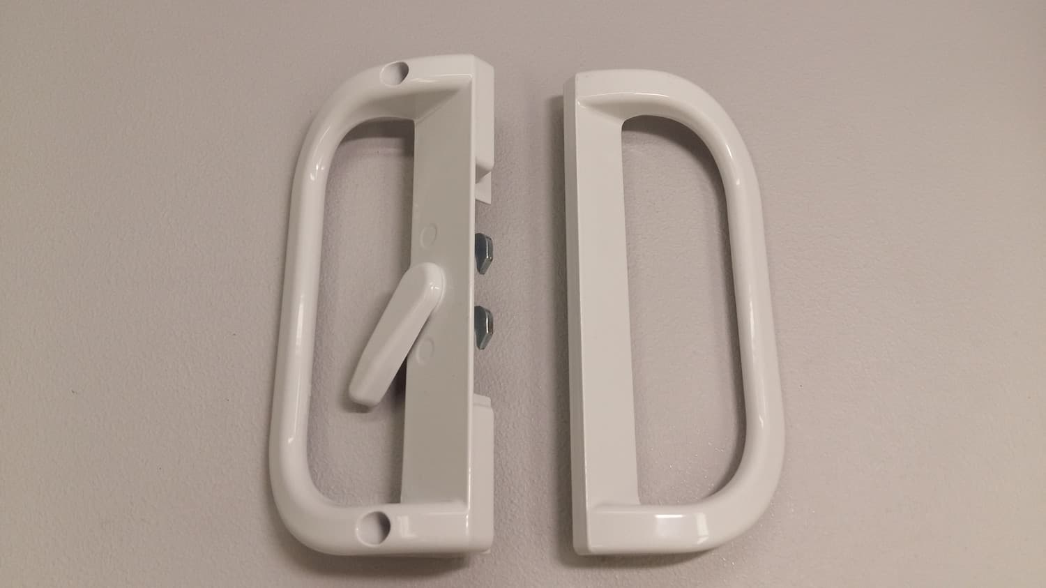 Poignee blanche pour porte patio - Image 1