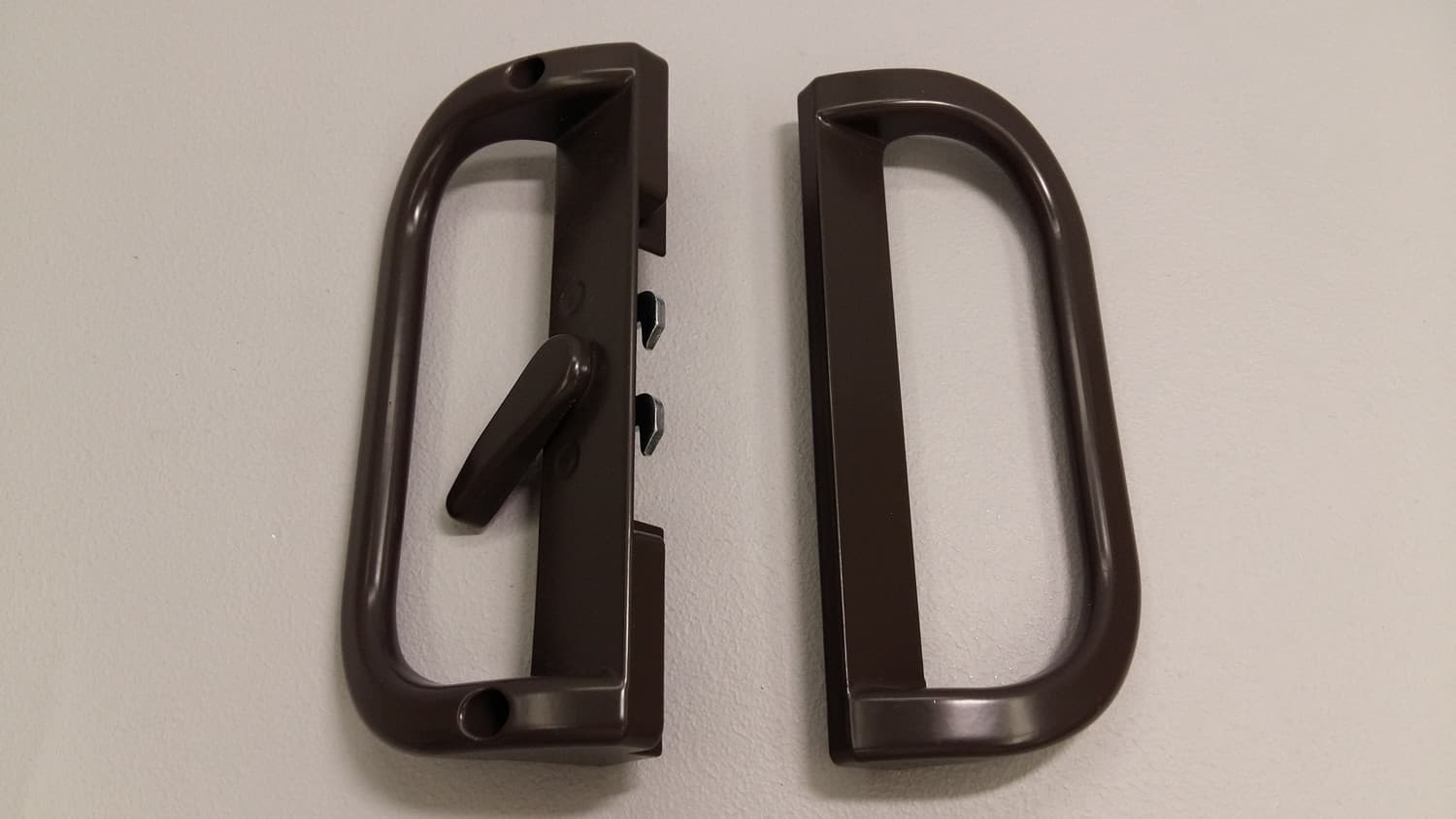 Poignee brune pour porte patio - Image 1