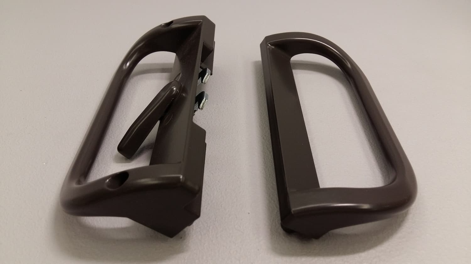 Poignee brune pour porte patio - Miniature 2