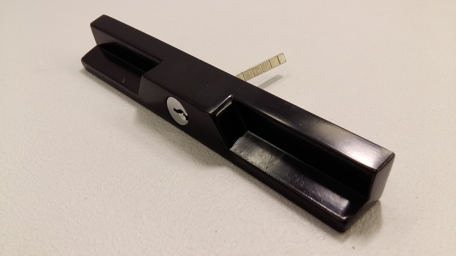 Poignee extérieure noire universelle avec clé pour porte patio - Miniature 2