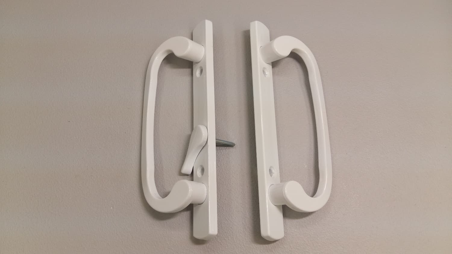 Poignee blanche pour porte patio - Image 1