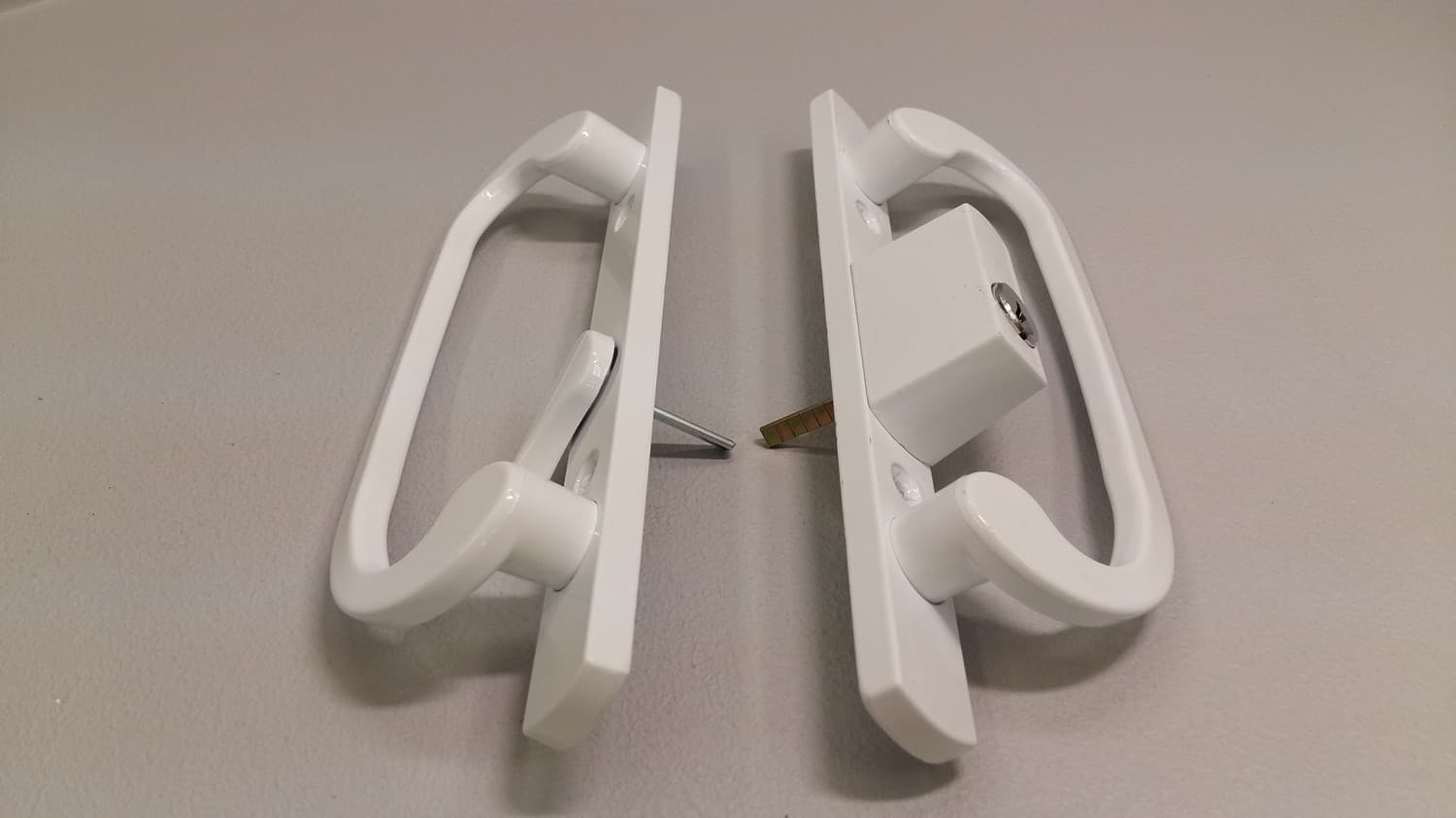 Poignee blanche avec clé pour porte patio - Miniature 2