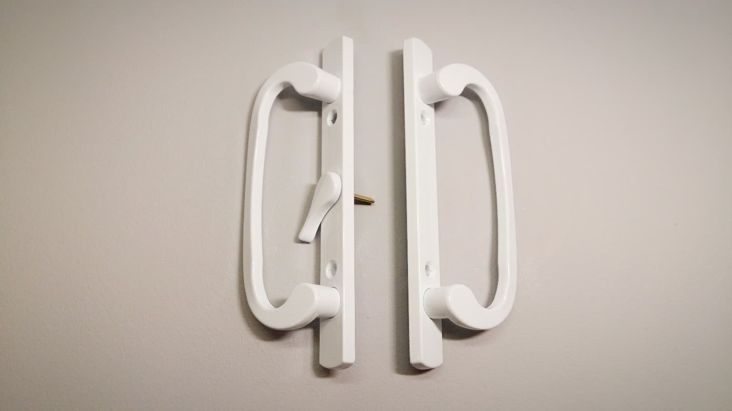 Poignee blanche pour porte patio - Image 1