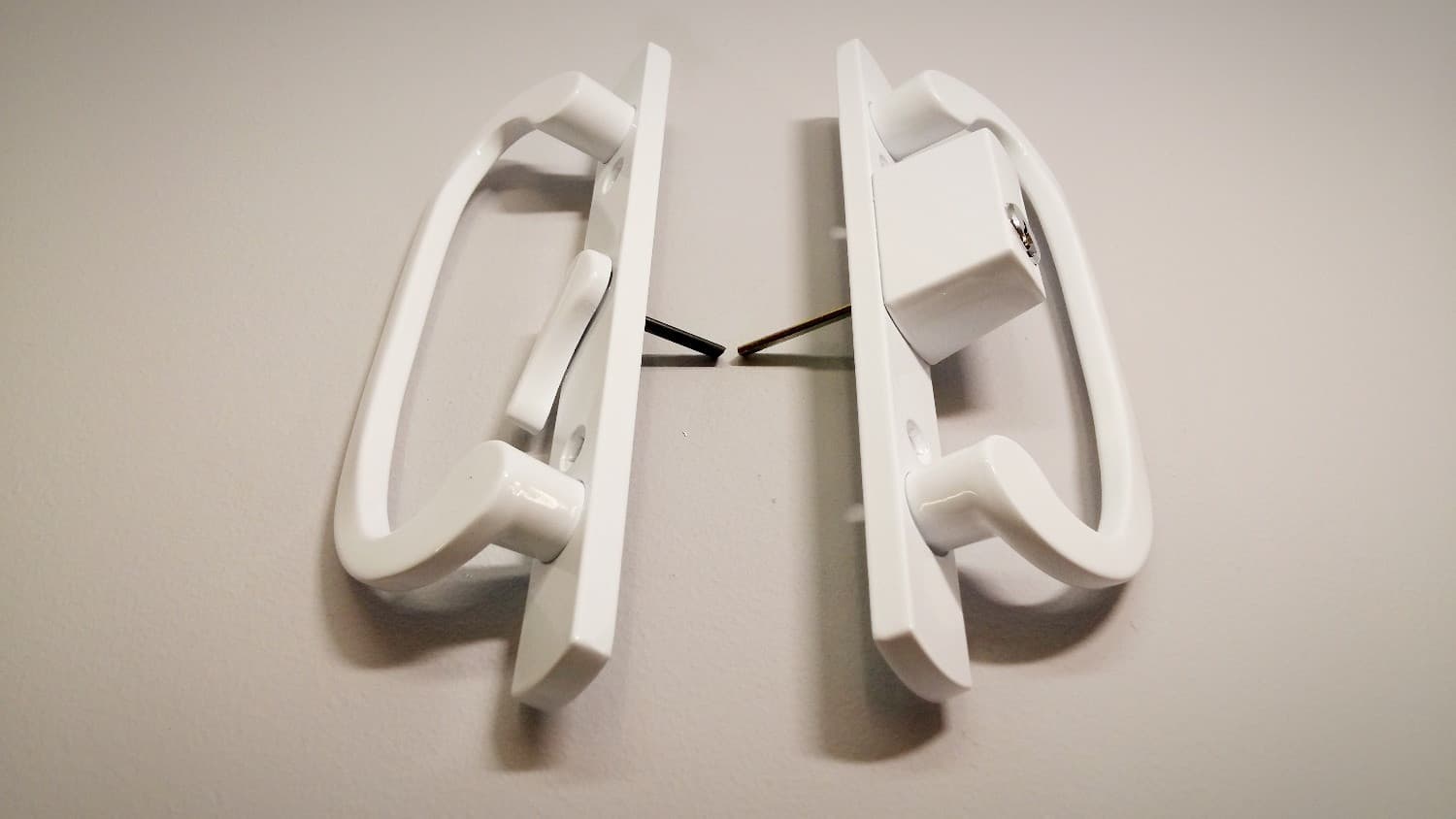 Poignee blanche avec clé pour porte patio - Miniature 2