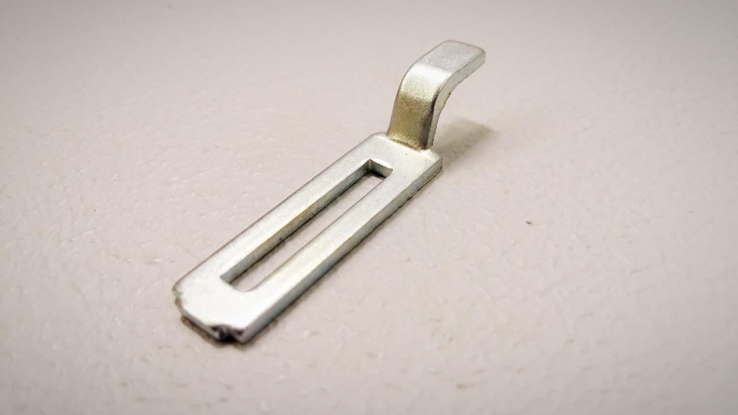 Gache pour porte moustiquaire - Image 1