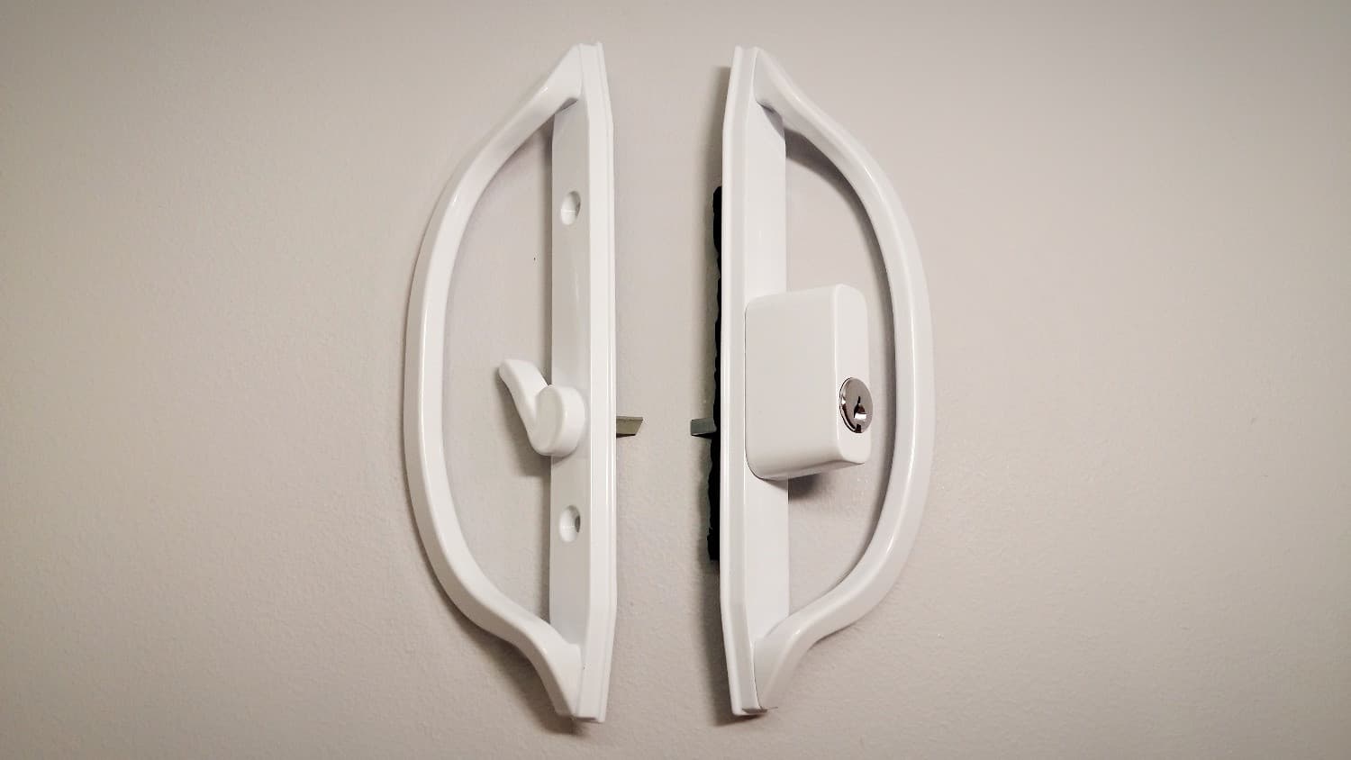 Poignee blanche avec clé pour porte patio - Image 1