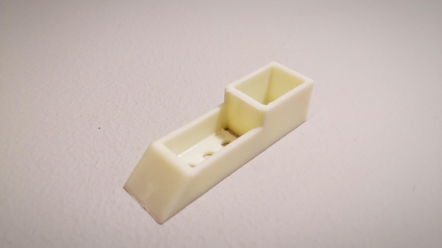 Came de nylon pour fenêtre à guillotine - Miniature 2