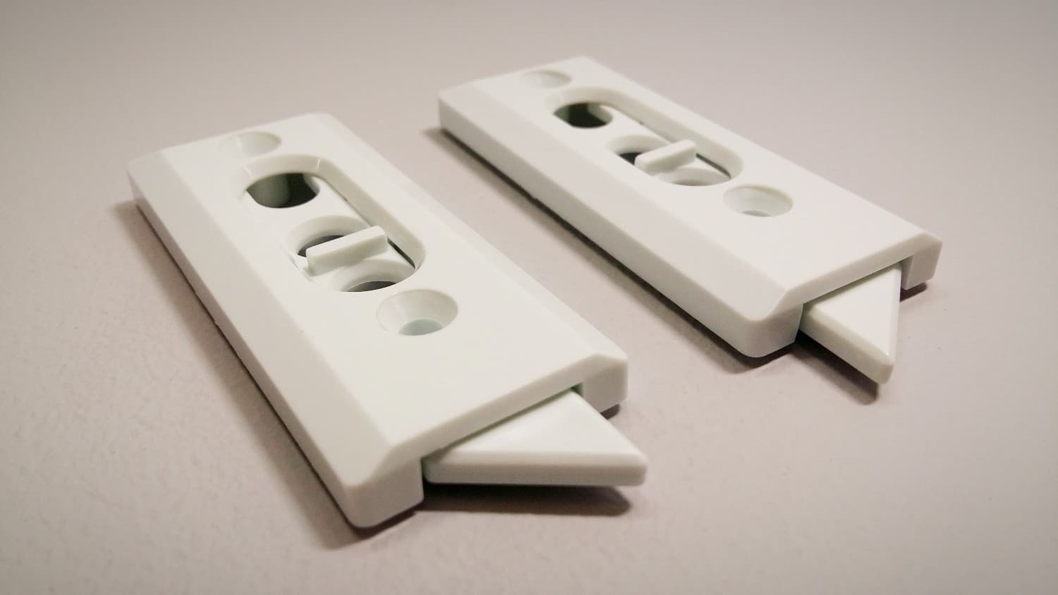 Barrure de fenêtre blanche(en paire) - Miniature 2