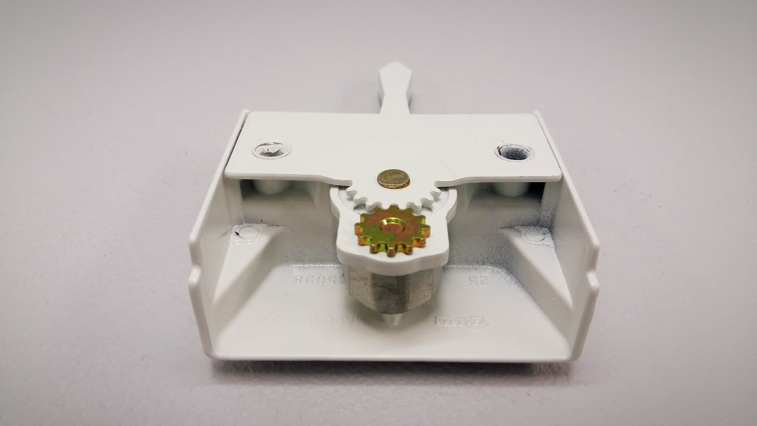 Barrure blanche pour fenêtre à battant - Miniature 2