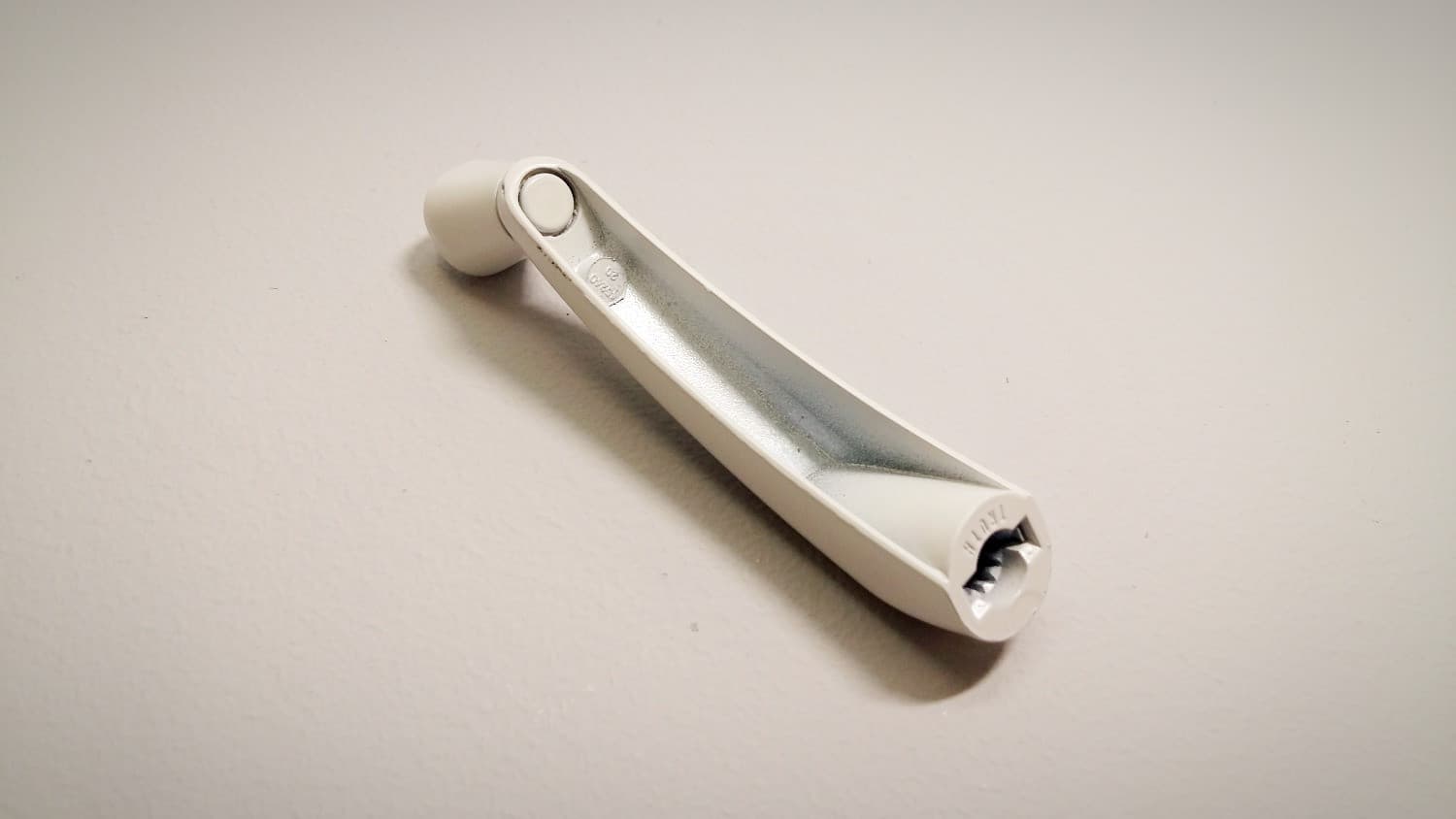 Poignee fixe blanche pour opérateur de fenêtre à battant - Miniature 3