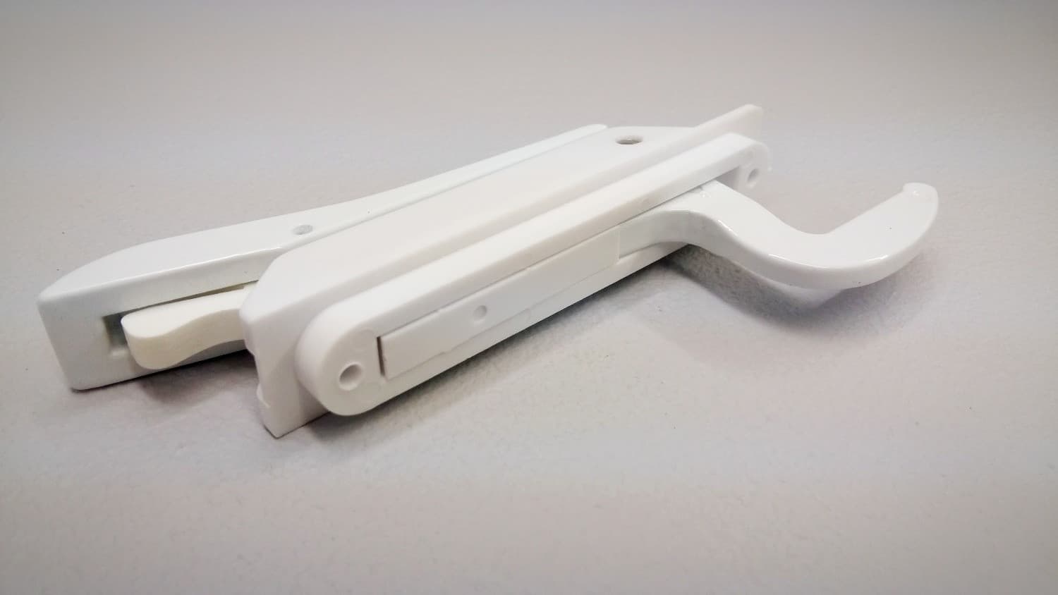 Barrure blanche pour fenêtre à battant - Miniature 2