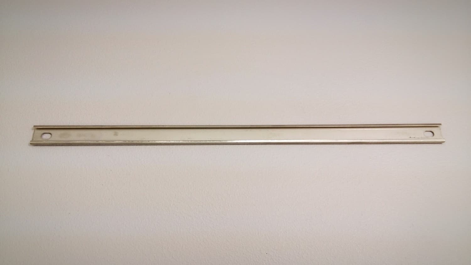 Rail pour opérateur de fenètre à battant - Image 1