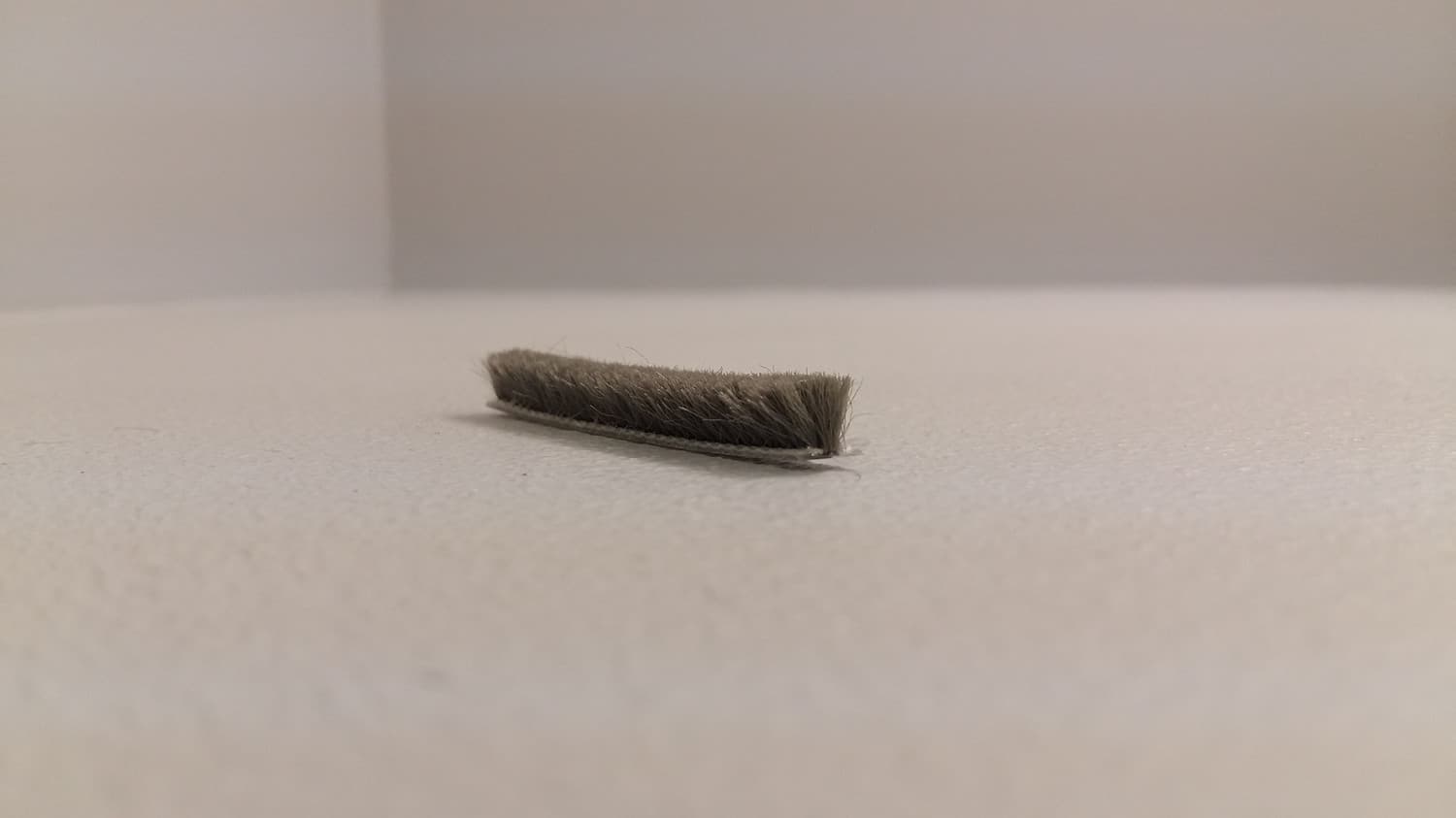 Coupe-froid en brosse fait de polypropylène(vendu au pied) - VOS-DEF6-114 | Vosthermos