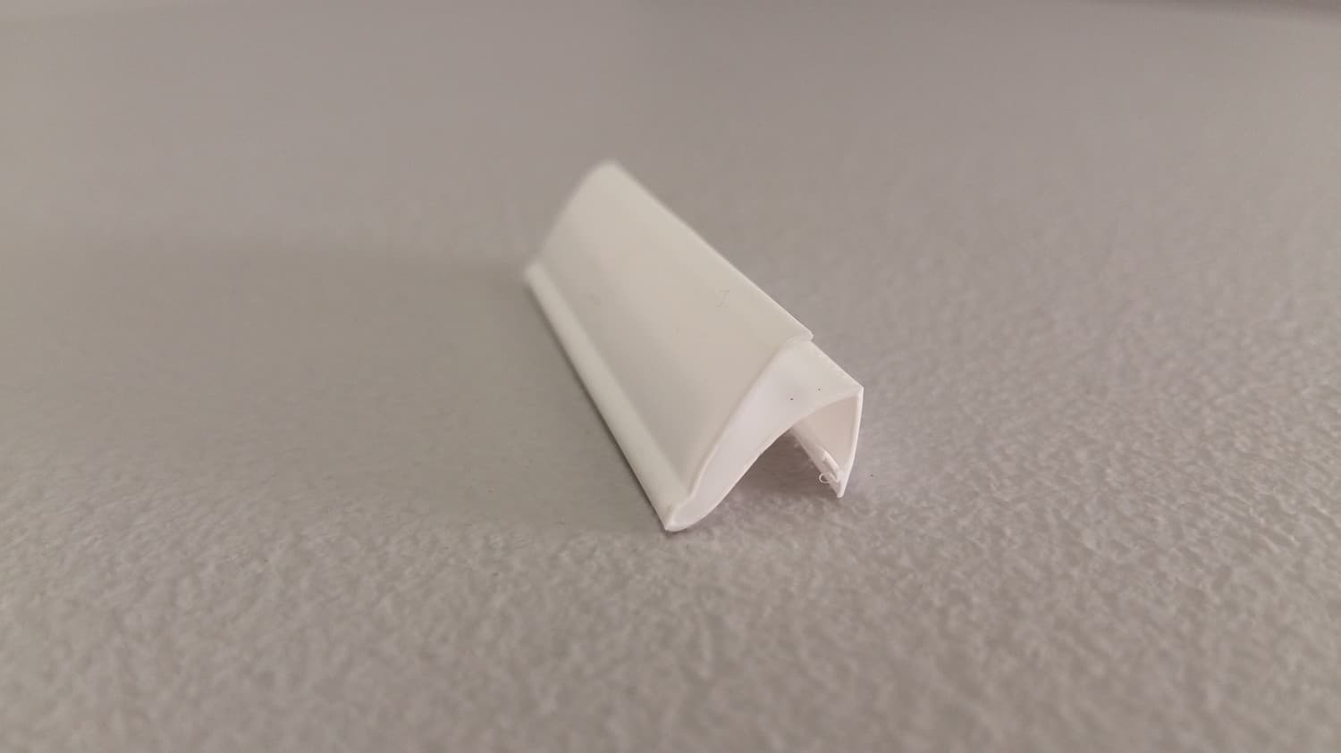 Coupe-froid blanc en polyflex 7' - VOS-DEF6-171BL | Vosthermos