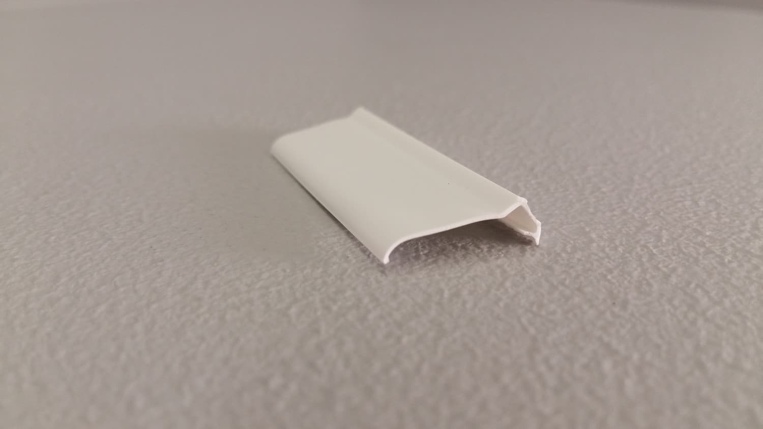 Coupe-froid blanc en polyflex 7' - VOS-DEF6-173BL | Vosthermos