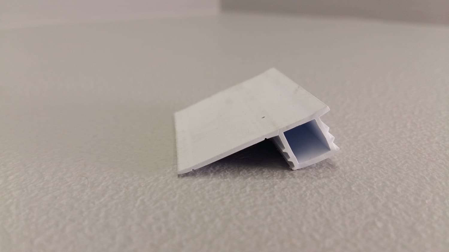 Coupe-mouche blanc pour porte moustiquaire (84) - VOS-DEF9-115 | Vosthermos