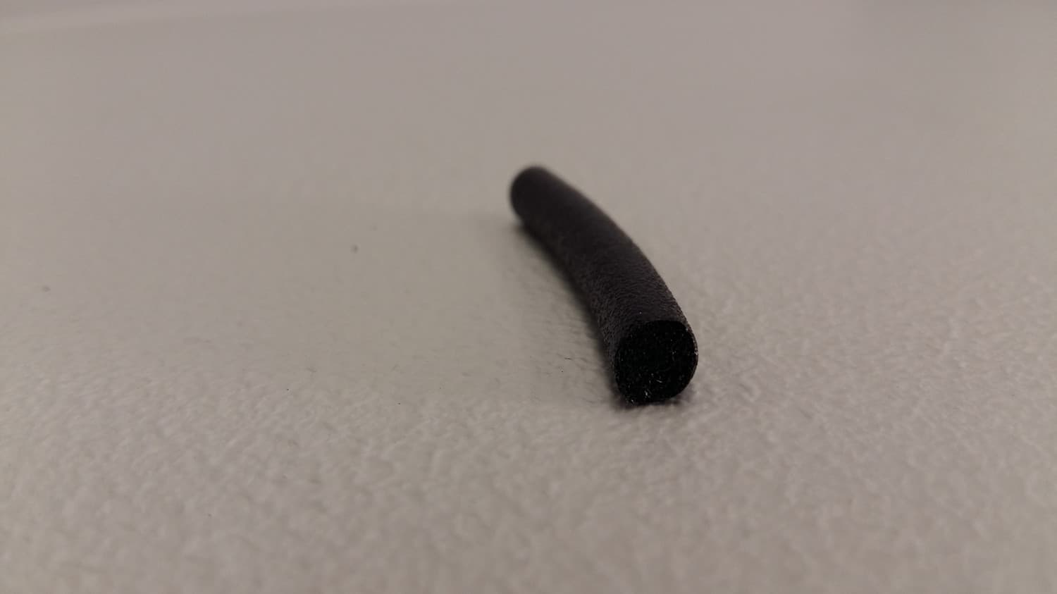 Rouleau de 164' de rondin de polymousse pour moustiquaire (0.250) - VOS-DEF9-146-50 | Vosthermos