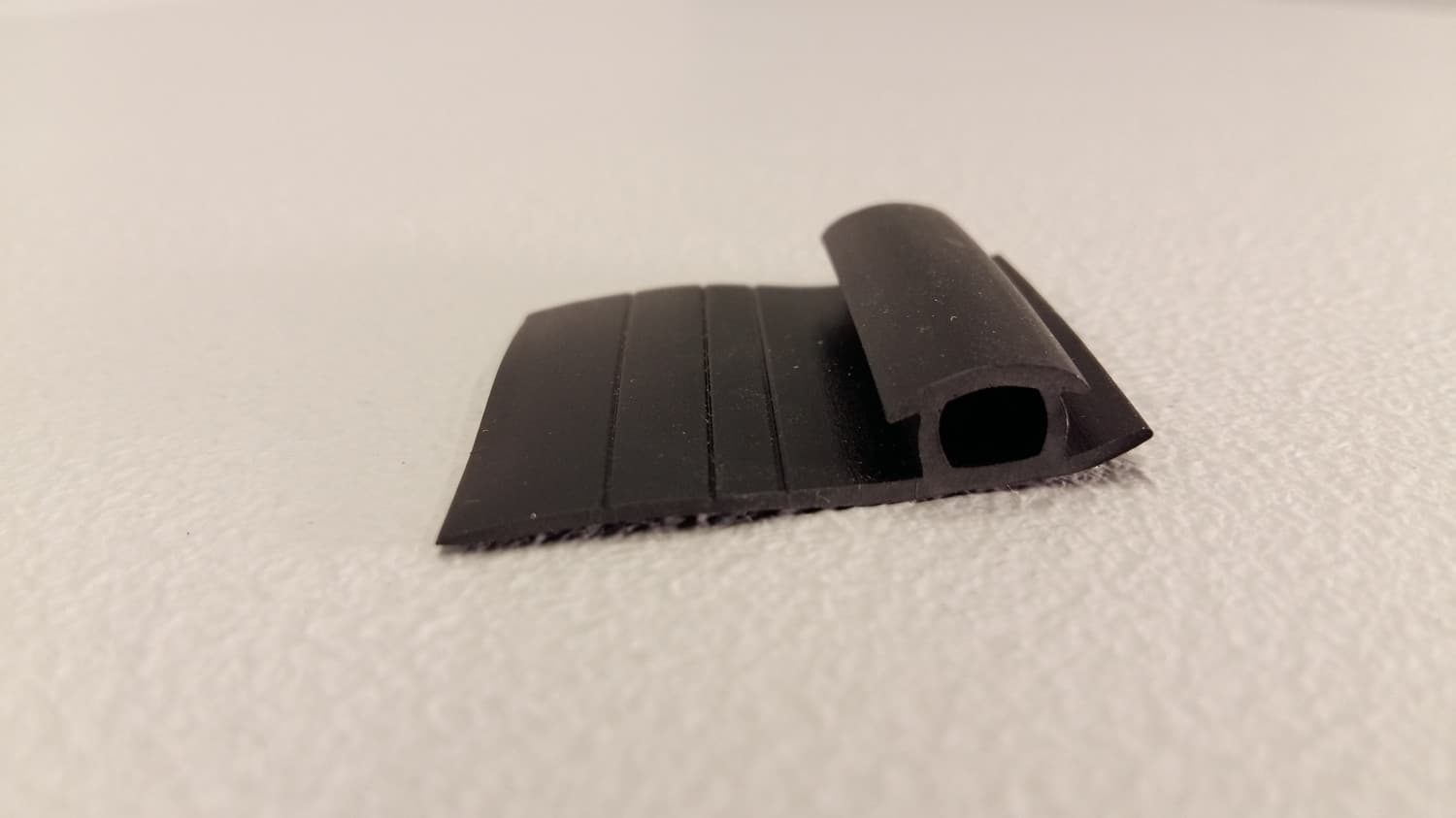 Coupe-mouche noir pour porte moustiquaire (84) - VOS-DEF9-248 | Vosthermos