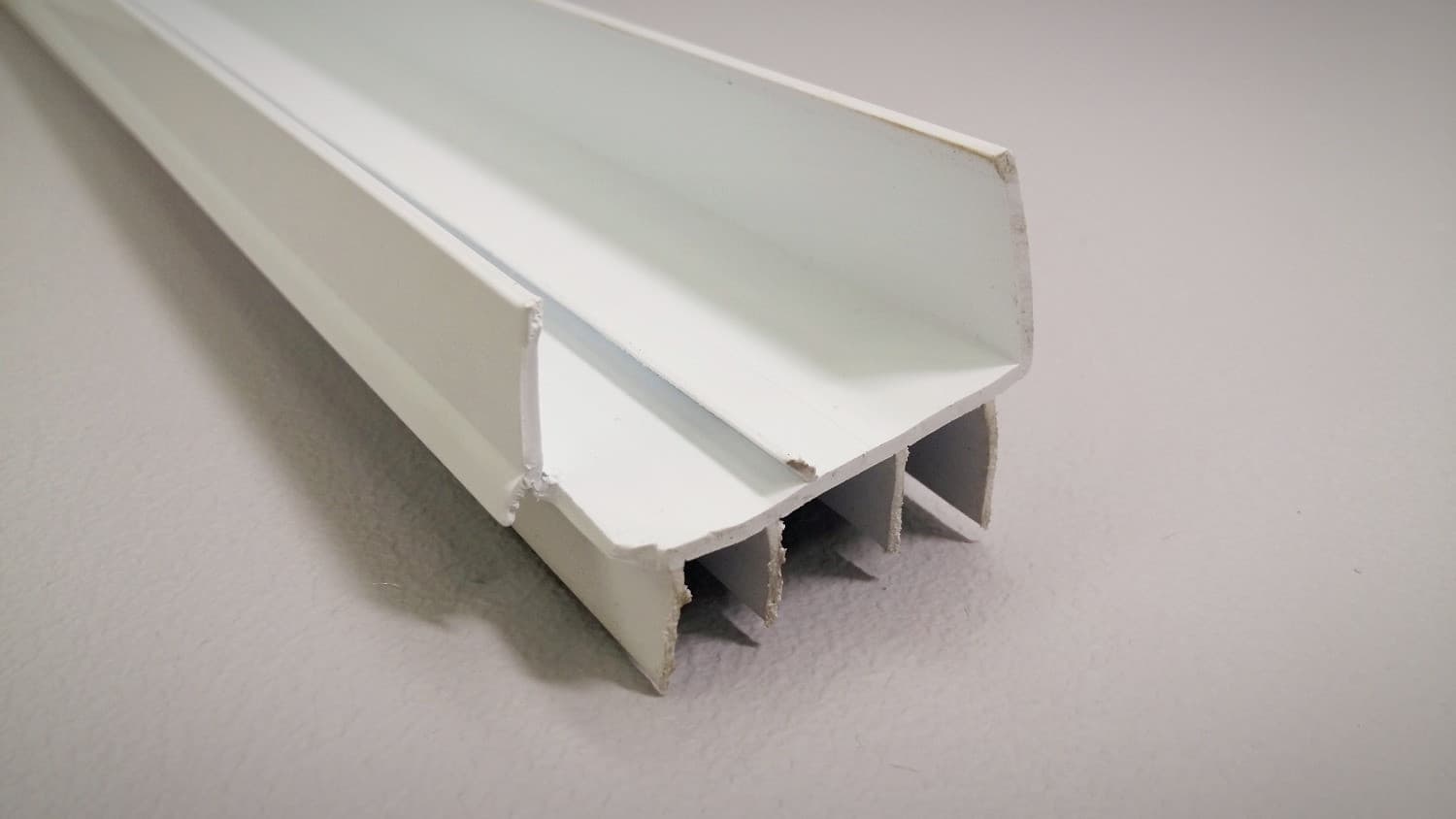 Balai blanc pour porte résidentielle Solaris 34 - VOS-DEF10-105-34 | Vosthermos