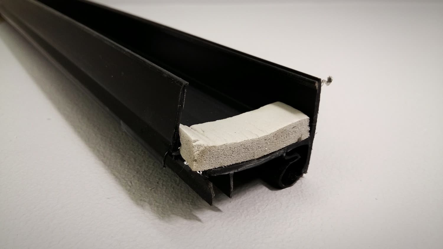 Balai noir pour porte résidentielle 36 - VOS-DEF10-143N-36 | Vosthermos