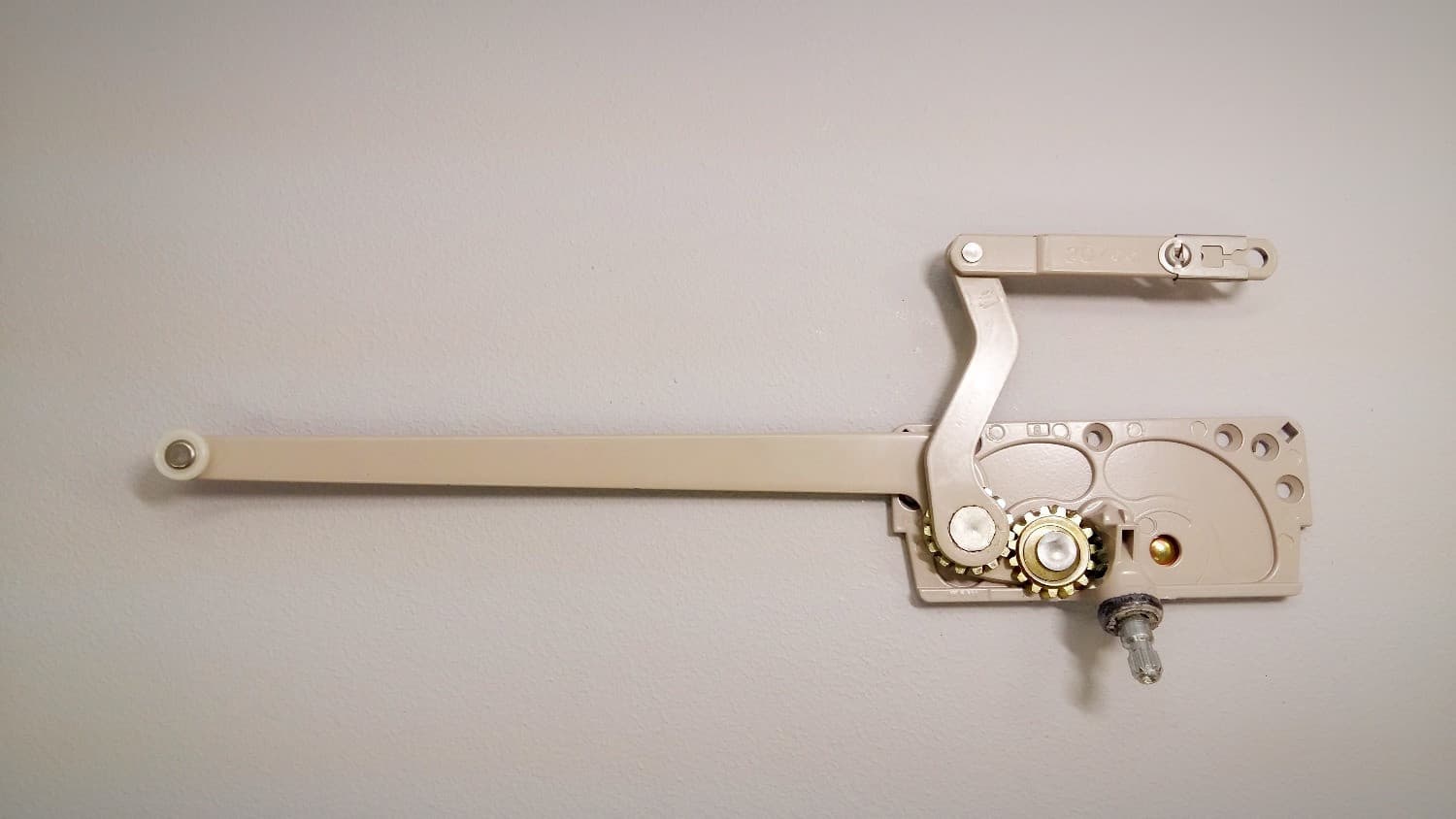 Operateur type Truth pour fenêtre à battant - Image 1