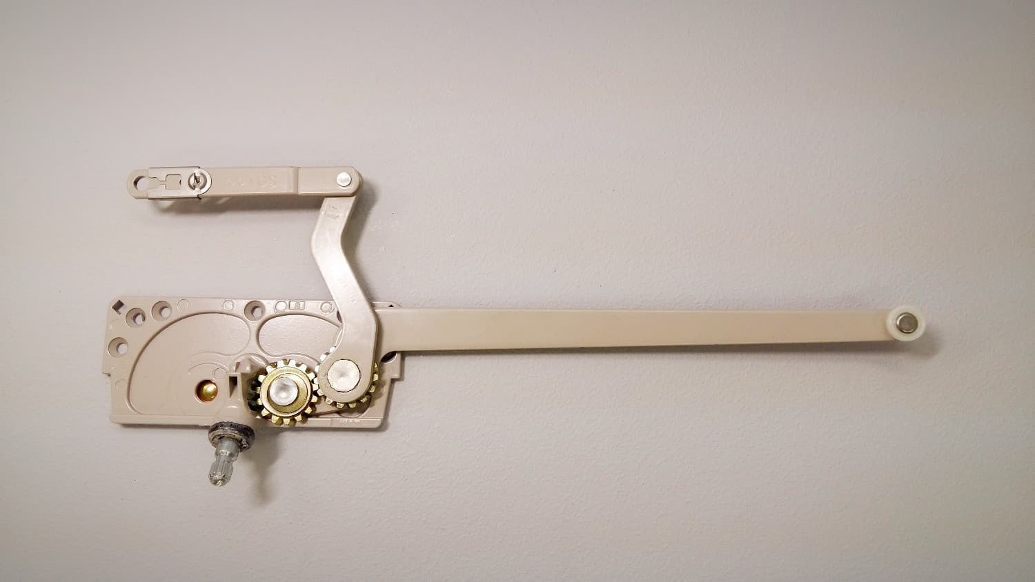 Operateur type Truth pour fenêtre à battant - Image 1