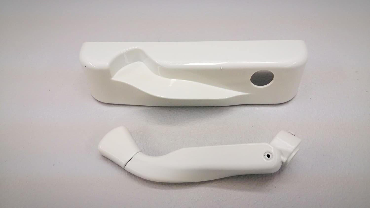 Poignee et couvercle blanc pour opérateur de fenêtre à battant - Image 1
