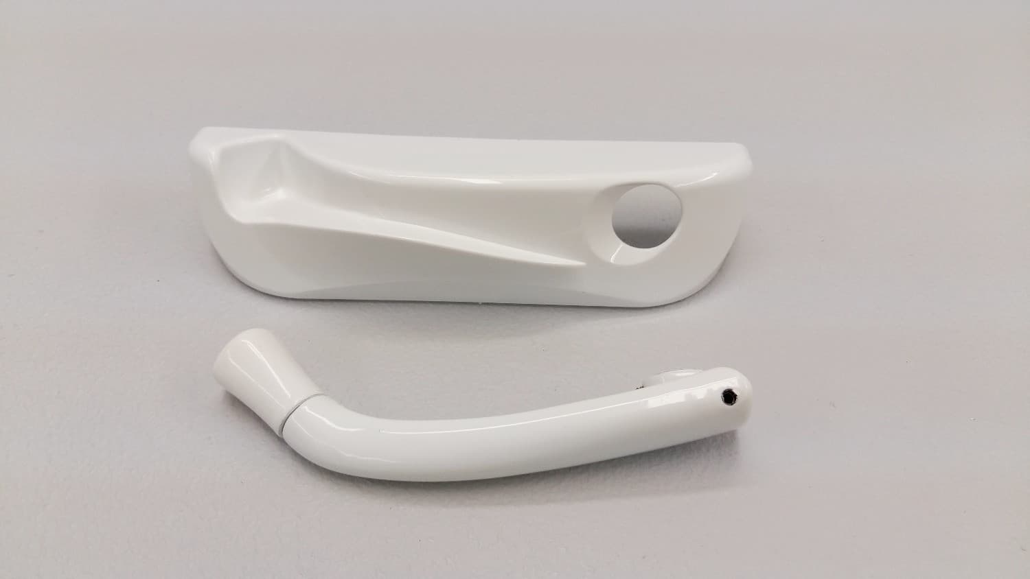 Poignee pliante et couvercle blanc pour opérateur de fenêtre à battant - Image 1